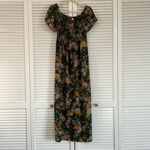 Xhilaration Maxi Dress, On or Off Shoulder Size Medium